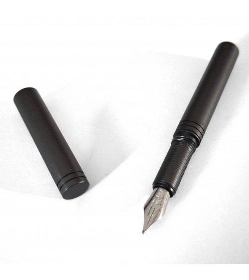 Stylo-plume Loclen Tiny Fountain Pen Black, fabriqué en Italie