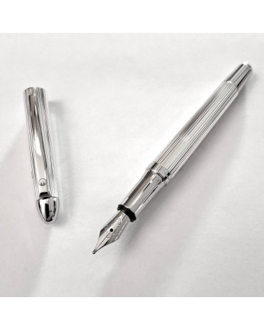 Stylo-plume Waldmann Pocket 2381, argent sterling 925, entièrement guilloché décor lignes parallèles, bec inox largeur M