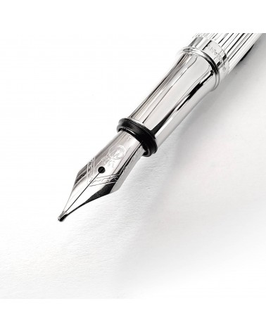 Stylo-plume Waldmann Pocket 2381, argent sterling 925, entièrement guilloché décor lignes parallèles, bec inox largeur M