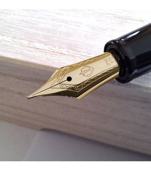 Stylo-plume Sailor Nawate Kuroginhaku avec bec en or de largeur M