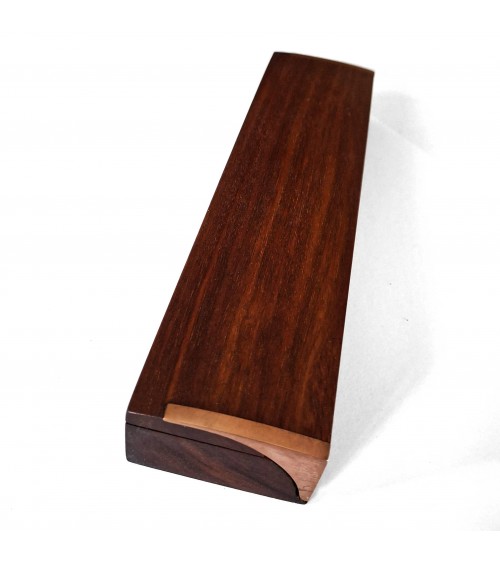 Plumier Patrick Guenat 2 places, bois de padouk et cuivre