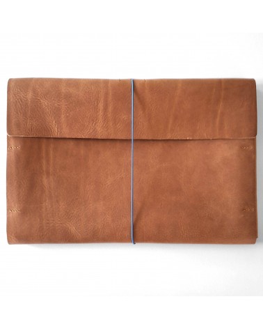 Poche plate à rabat PA, cuir épais cognac