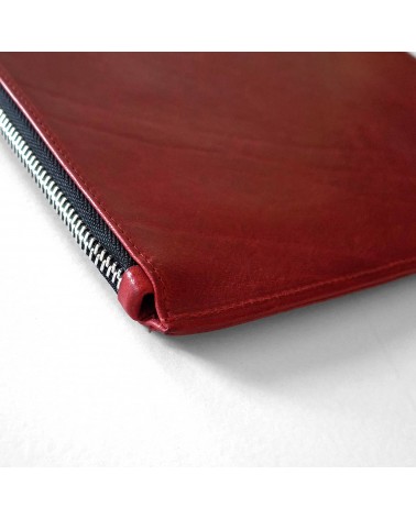 Poche plate zippée PA Allgäu, cuir épais rouge bordeaux doublé