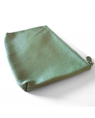 Poche plate zippée pour format A5, cuir grainé vert sauge