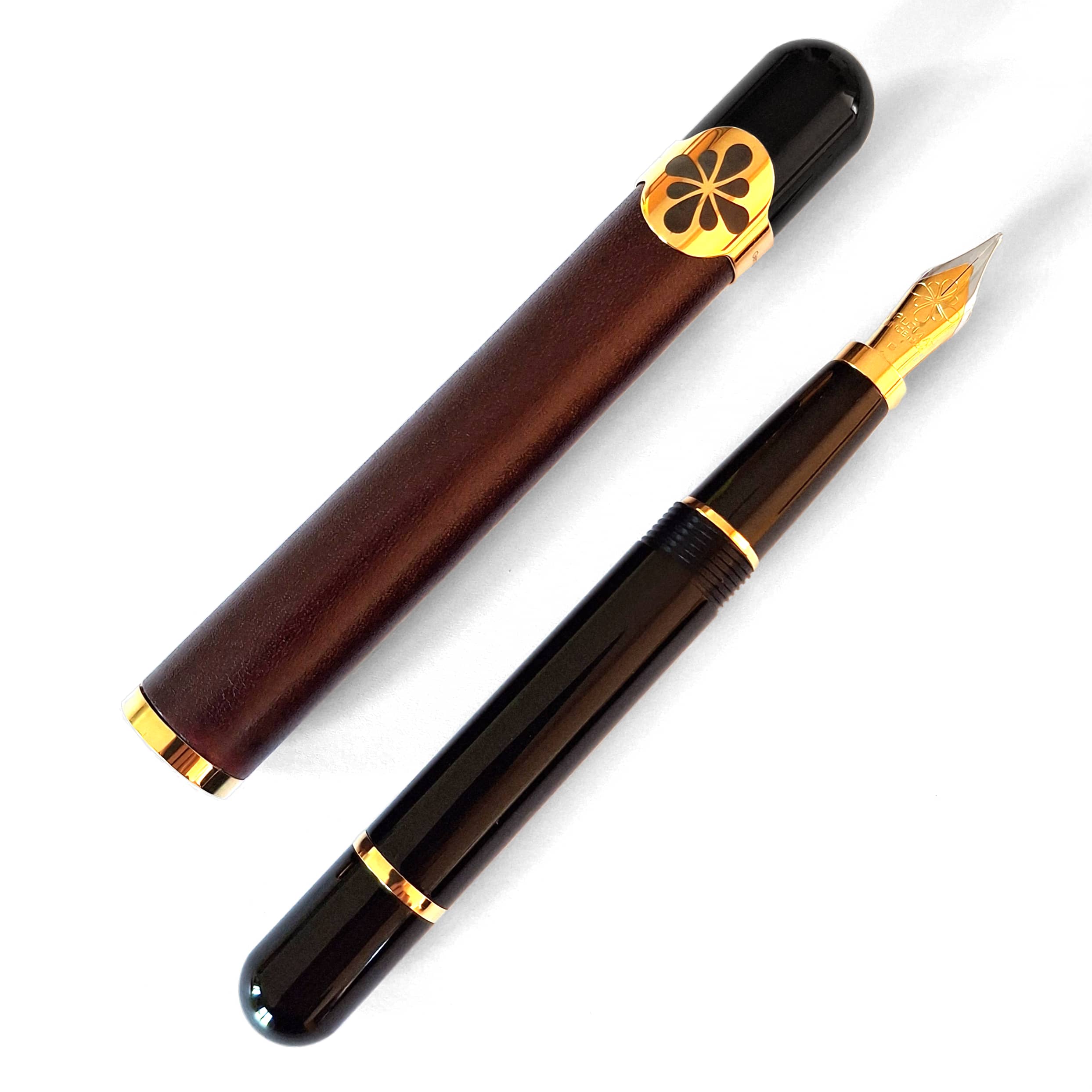 Stylo-plume Diplomat XO Cuir Bordeaux