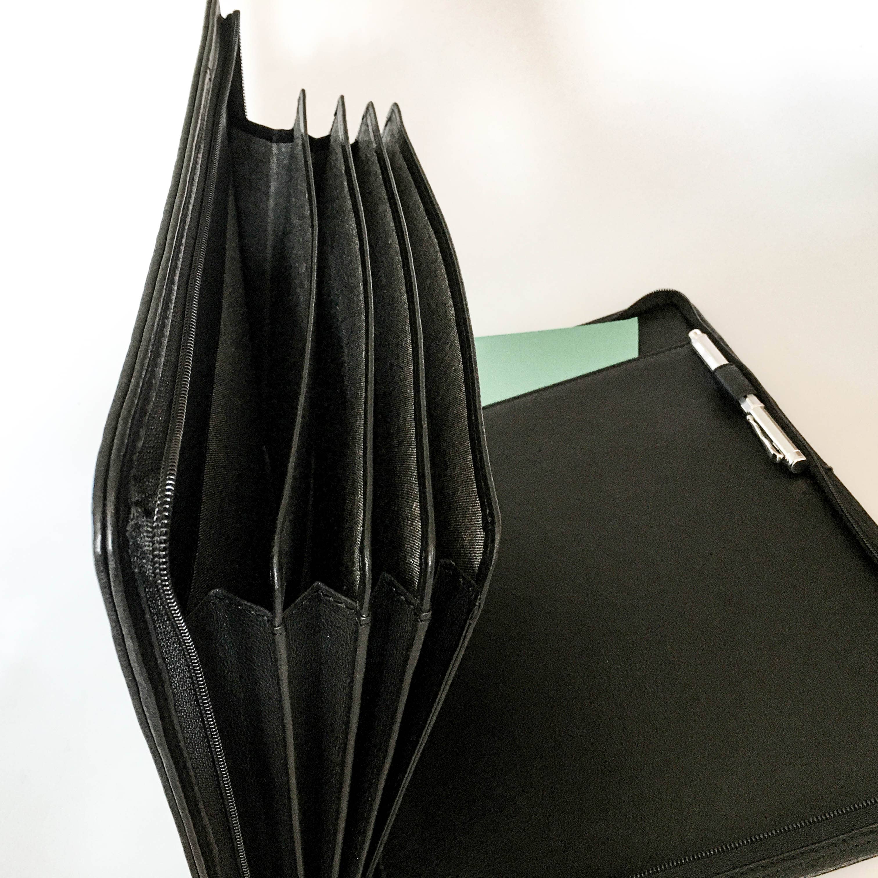 Porte-documents trieur zippé PA A4 Carpe Diem cuir noir